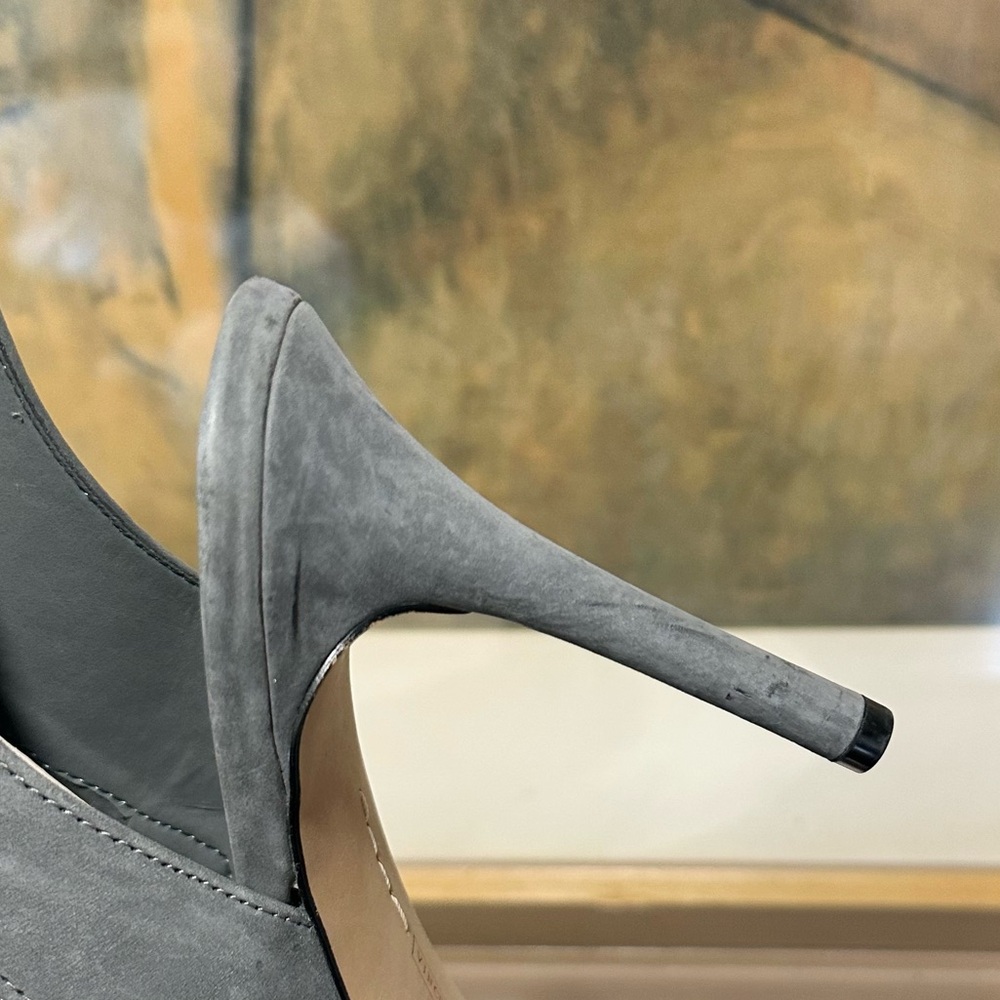 🌸VINCE CAMUTO🌸 Cholia Asymmetrical Sandal Bootie In Smoke Stack Nubuck Size: 12 - Picture 10 of 14